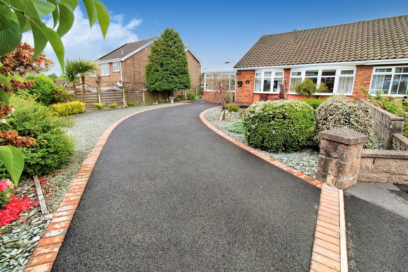 Crossdale Avenue, Baddeley Green, Stoke-On-Trent